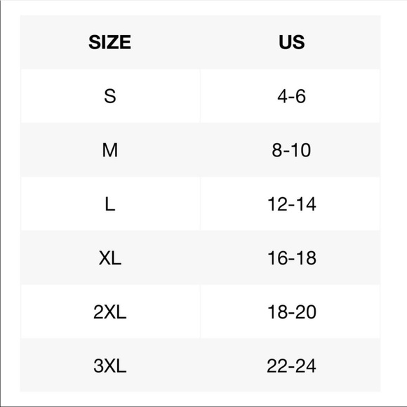 Least rhinestone shorts with lace - Picture 6 of 7